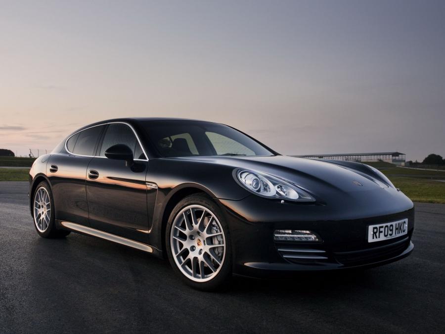  Porsche Panamera 4S 2009 года  (UK) (фото 14 из 17)